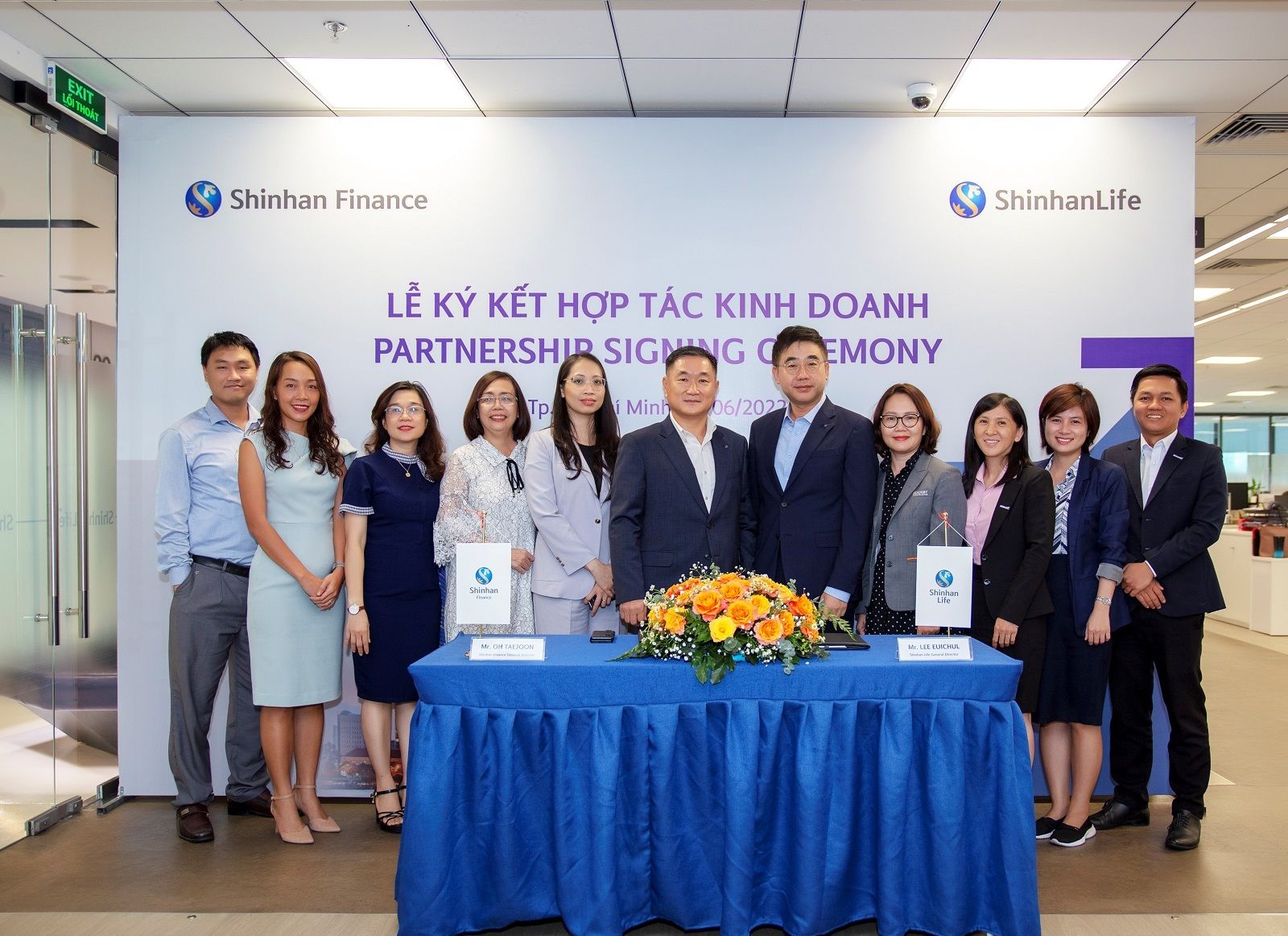 Shinhan Life Việt Nam ký kết hợp tác kinh doanh bảo hiểm với Công Ty Tài Chính Shinhan Việt Nam