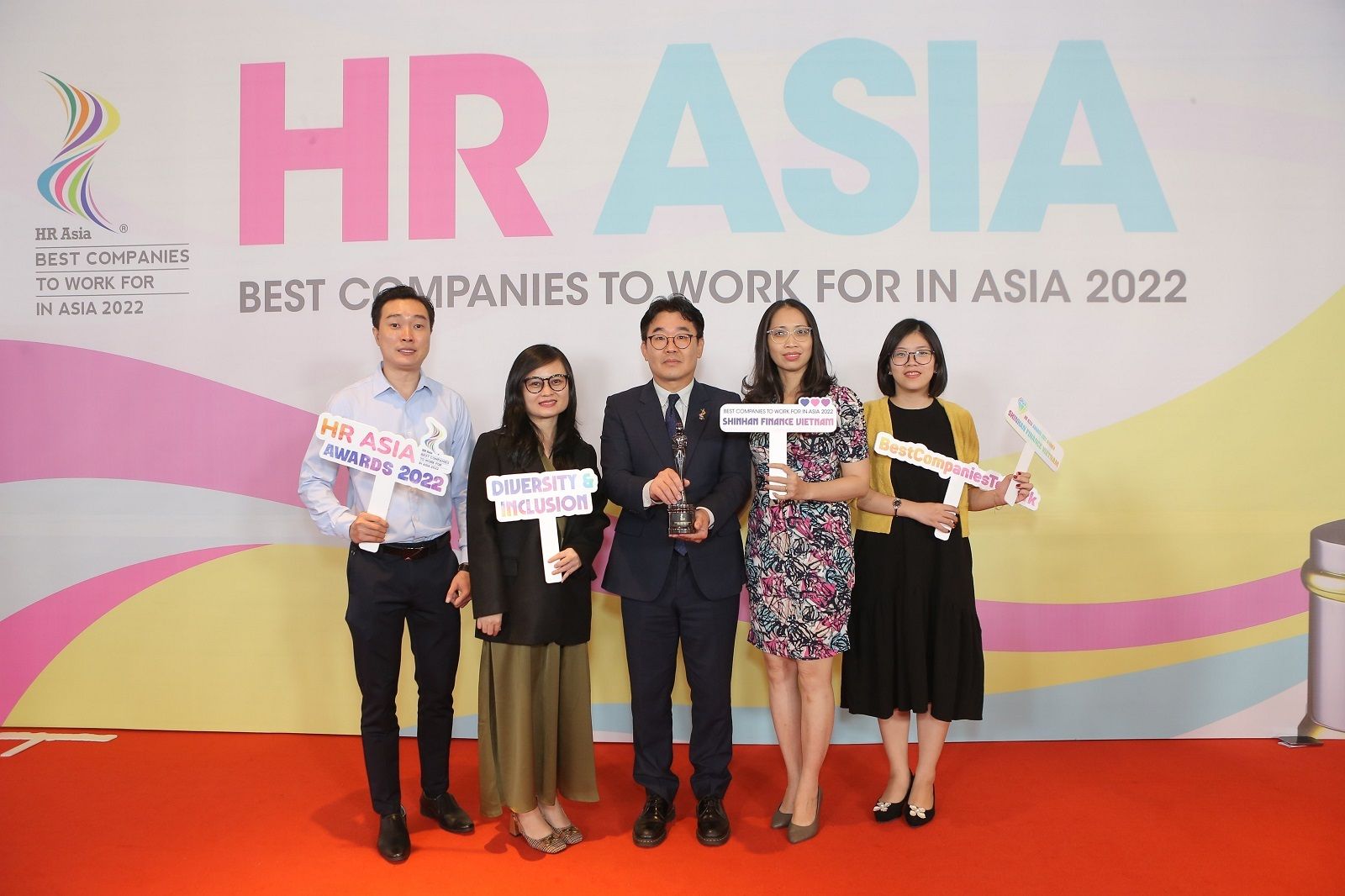 Shinhan Finance tại lễ trao giải thưởng "Nơi làm việc tốt nhất châu Á 2022"